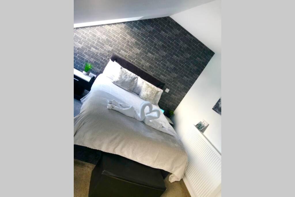Alcantara- Modern Home With Hot Tub- Sleeps 10 Cromdale Bagian luar foto