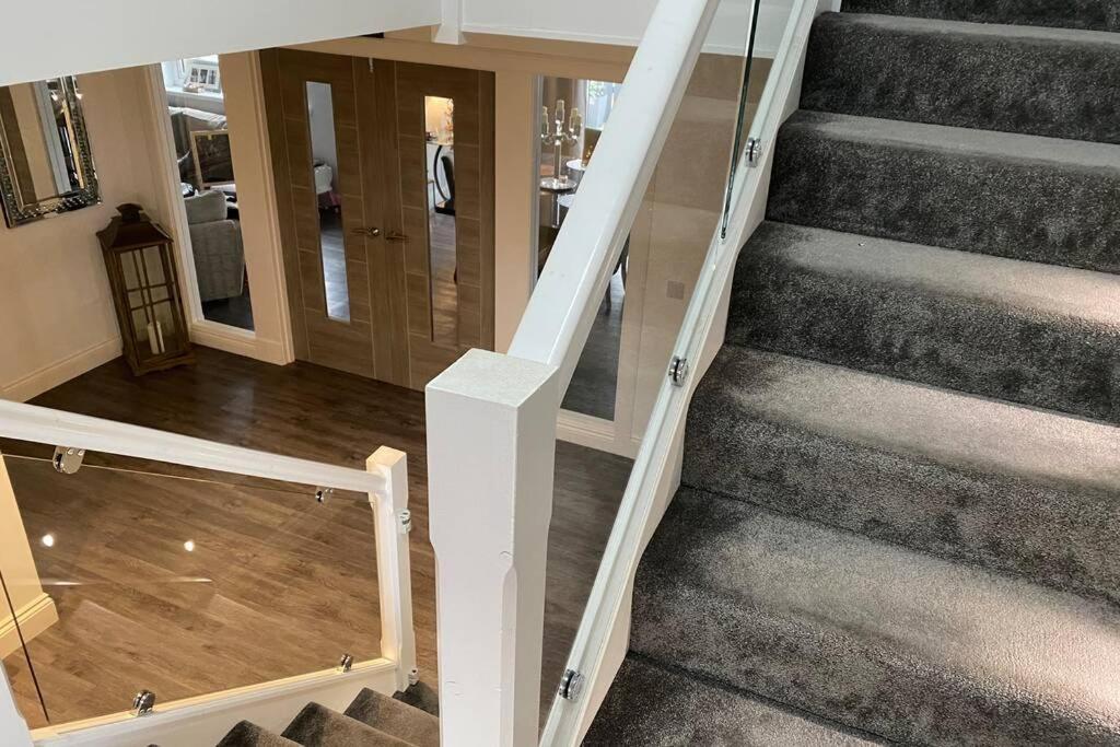 Alcantara- Modern Home With Hot Tub- Sleeps 10 Cromdale Bagian luar foto