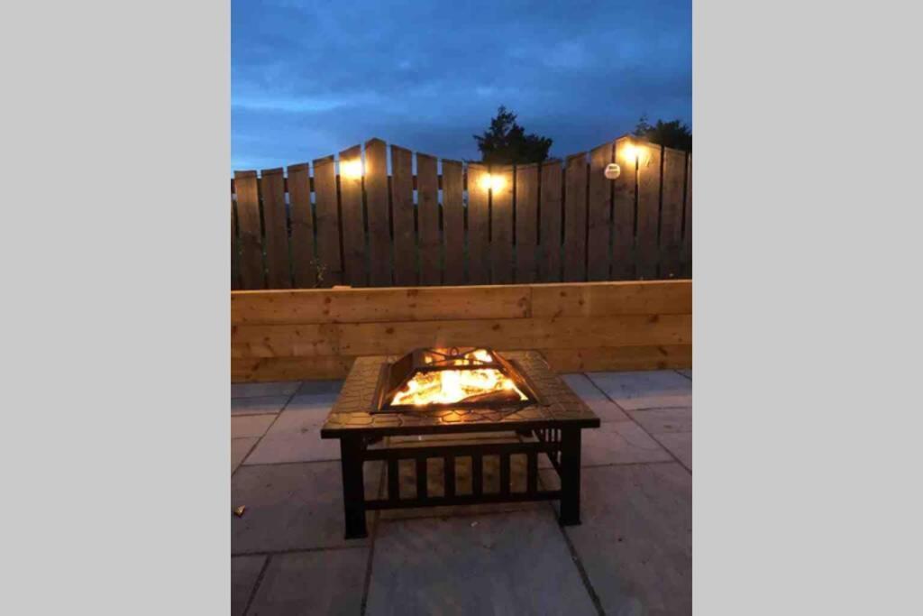 Alcantara- Modern Home With Hot Tub- Sleeps 10 Cromdale Bagian luar foto
