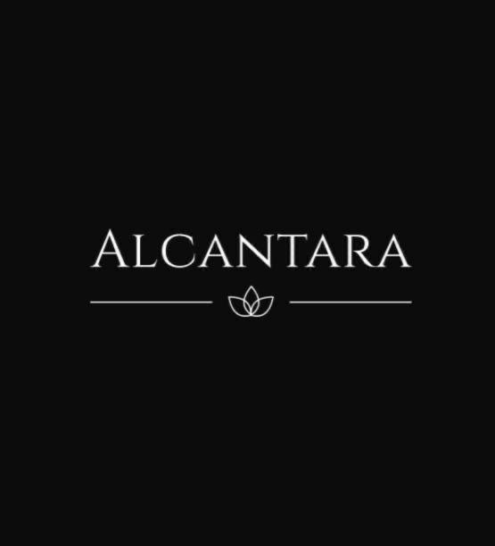 Alcantara- Modern Home With Hot Tub- Sleeps 10 Cromdale Bagian luar foto