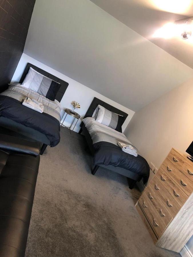 Alcantara- Modern Home With Hot Tub- Sleeps 10 Cromdale Bagian luar foto